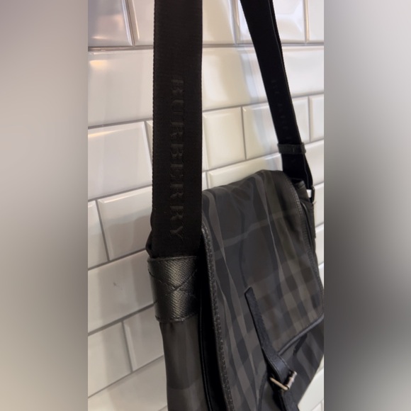 Burberry Men’s Messenger Bag / Charcoal - Picture 3 of 15